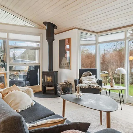 3 Bedroom Pet Friendly In Beder * Beder