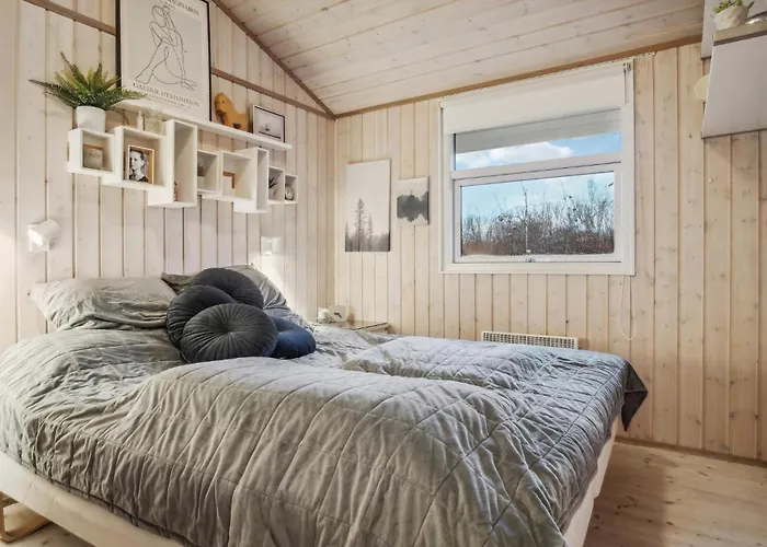 3 Bedroom Pet Friendly In *